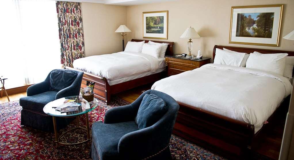 The Waterside Inn Місісаґа Номер фото