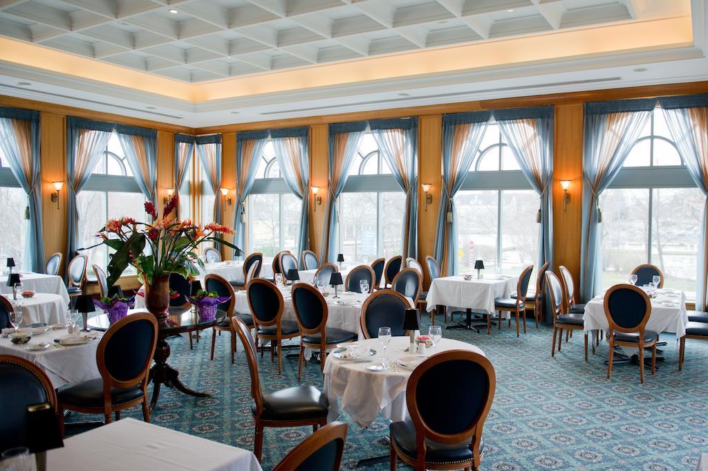 The Waterside Inn Місісаґа Екстер'єр фото