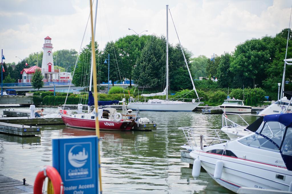 The Waterside Inn Місісаґа Екстер'єр фото